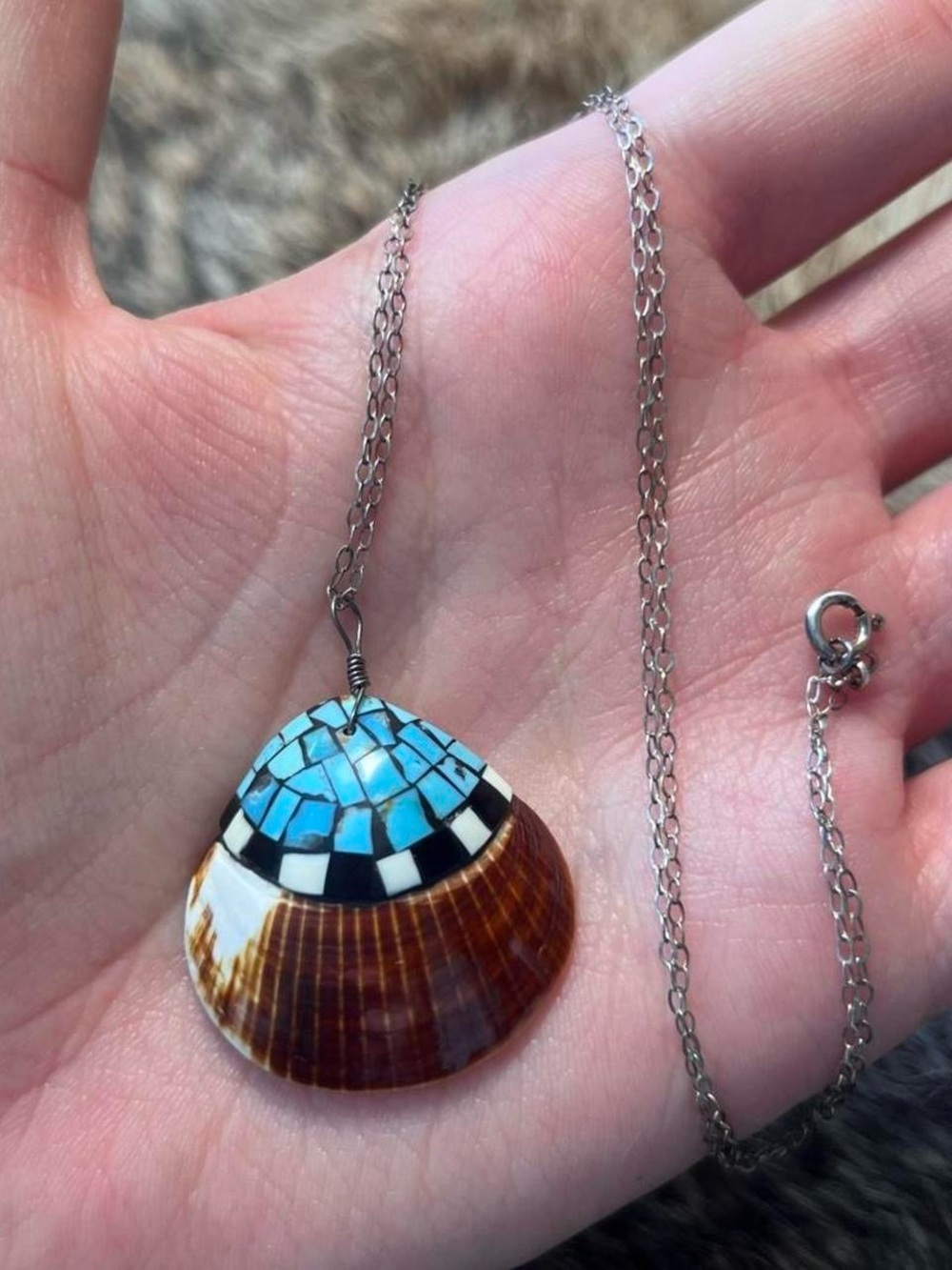 Native American Santo Domingo stone inlay shell pendant necklace